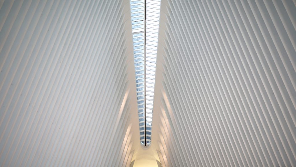 Modernes Gebäude mit Querstreben